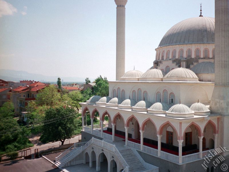 Bursa`da �lahiyat Fak�ltesi Camisi.
