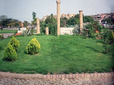 View towards the historical Antep Citadel from a park in Gaziantep city of Turkey. (The picture was taken by Artislamic.com in 2000.)