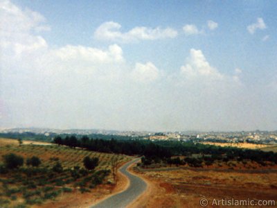 View towards Gaziantep city of Turkey from distant. (The picture was taken by Artislamic.com in 1990.)