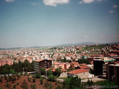 View of Fethiye district in Bursa city of Turkey. (The picture was taken by Artislamic.com in 2001.)
