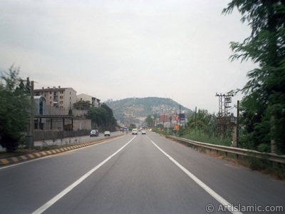 View of the coast of the high-way of Trabzon-Of in Turkey. (The picture was taken by Artislamic.com in 2001.)