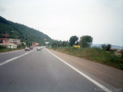 View of the coast of the high-way of Trabzon-Of in Turkey. (The picture was taken by Artislamic.com in 2001.)