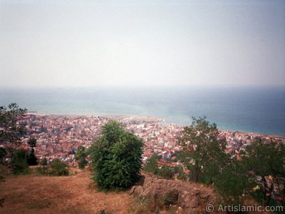 View of Trabzon city in Turkey. (The picture was taken by Artislamic.com in 2001.)