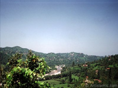 View of village from `OF district` in Trabzon city of Turkey. (The picture was taken by Artislamic.com in 2001.)