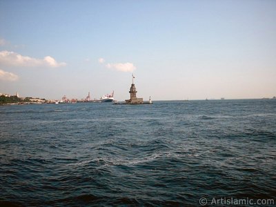 View of Kiz Kulesi (Maiden`s Tower) from the Bosphorus in Istanbul city of Turkey. (The picture was taken by Artislamic.com in 2004.)