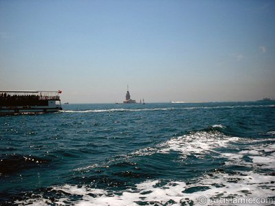 View of Kiz Kulesi (Maiden`s Tower) from the Bosphorus in Istanbul city of Turkey. (The picture was taken by Artislamic.com in 2004.)