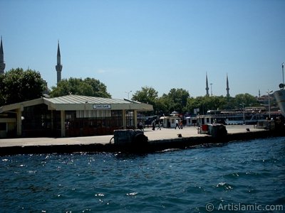 View of Uskudar jetty from the Bosphorus in Istanbul city of Turkey. (The picture was taken by Artislamic.com in 2004.)