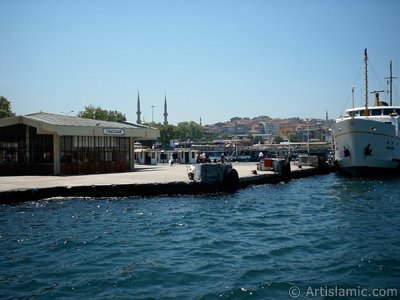 View of Uskudar jetty from the Bosphorus in Istanbul city of Turkey. (The picture was taken by Artislamic.com in 2004.)