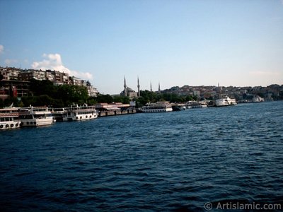 View of Uskudar jetty from the Bosphorus in Istanbul city of Turkey. (The picture was taken by Artislamic.com in 2004.)