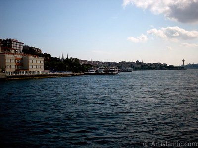 View of Uskudar jetty from the Bosphorus in Istanbul city of Turkey. (The picture was taken by Artislamic.com in 2004.)