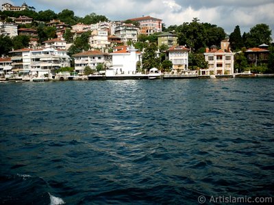 Denizden Beylerbeyi Havuzba Mahallesi sahiline bak. (Resim 2004 ylnda islamiSanat.net tarafndan ekildi.)