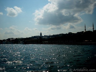 View of Karakoy coast from the Bosphorus in Istanbul city of Turkey. (The picture was taken by Artislamic.com in 2004.)
