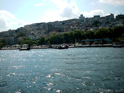 View of Kabatas coast from the Bosphorus in Istanbul city of Turkey. (The picture was taken by Artislamic.com in 2004.)