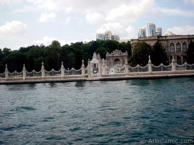 View of the Dolmabahce Palace from the Bosphorus in Istanbul city of Turkey. (The picture was taken by Artislamic.com in 2004.)