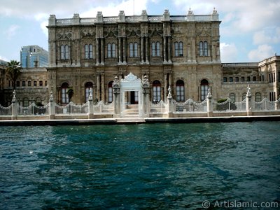 View of the Dolmabahce Palace from the Bosphorus in Istanbul city of Turkey. (The picture was taken by Artislamic.com in 2004.)