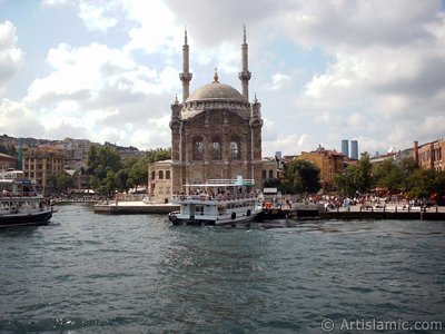 View of Ortakoy coast and Ortakoy Mosque from the Bosphorus in Istanbul city of Turkey. (The picture was taken by Artislamic.com in 2004.)