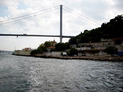 View of Ortakoy coast from the Bosphorus in Istanbul city of Turkey. (The picture was taken by Artislamic.com in 2004.)