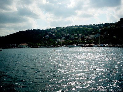 View of Kurucesme coast from the Bosphorus in Istanbul city of Turkey. (The picture was taken by Artislamic.com in 2004.)