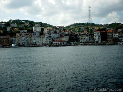 View of Arnavutkoy coast from the Bosphorus in Istanbul city of Turkey. (The picture was taken by Artislamic.com in 2004.)