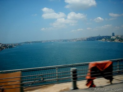 View of the Bosphorus in Istanbul from the Bosphorus Bridge over the sea of Marmara in Turkey. (The picture was taken by Artislamic.com in 2004.)