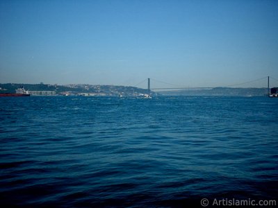 View of Bosphorus and Bosphorus Bridge from Uskudar shore of Istanbul city of Turkey. (The picture was taken by Artislamic.com in 2004.)