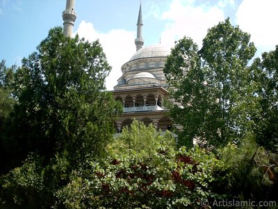 View of the Theology Faculty of The Marmara University and its mosque in Altunizade district of Istanbul city of Turkey. (The picture was taken by Artislamic.com in 2004.)