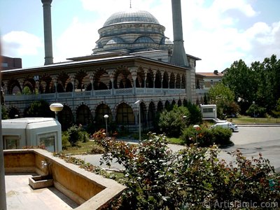 View of the Theology Faculty of The Marmara University and its mosque in Altunizade district of Istanbul city of Turkey. (The picture was taken by Artislamic.com in 2004.)