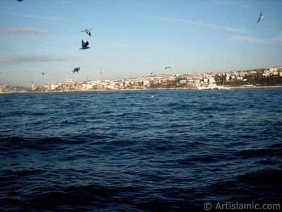 View of Uskudar-Harem coast from the Bosphorus in Istanbul city of Turkey. (The picture was taken by Artislamic.com in 2004.)