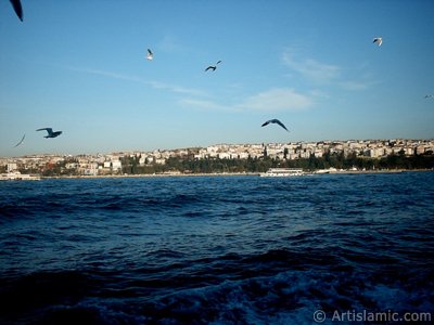 View of Uskudar-Harem coast from the Bosphorus in Istanbul city of Turkey. (The picture was taken by Artislamic.com in 2004.)