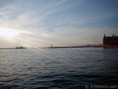 View of Haydarpasha train station from the shore of Kadikoy in Istanbul city of Turkey. (The picture was taken by Artislamic.com in 2004.)