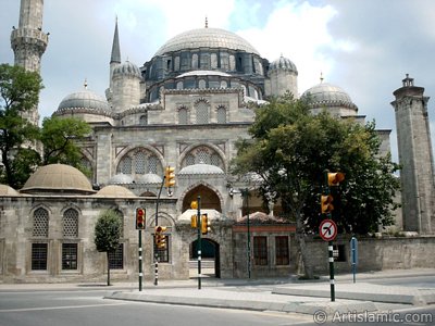 stanbul Fatih`te Mimar Sinan`n eseri ehzdeba Camisi. (Resim 2004 ylnda islamiSanat.net tarafndan ekildi.)