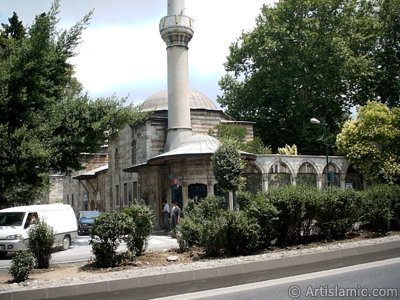 Ibrahim Pasha Mosque in Vezneciler district of Istanbul city of Turkey. (The picture was taken by Artislamic.com in 2004.)