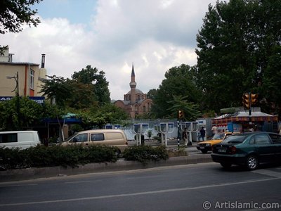 stanbul Vezneciler`de Kalender Hane Camisi. (Resim 2004 ylnda islamiSanat.net tarafndan ekildi.)