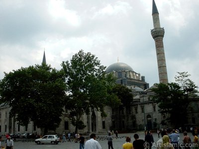 Beyazit Square and Beyazit Mosque located in the district of Beyazit in Istanbul city of Turkey. (The picture was taken by Artislamic.com in 2004.)