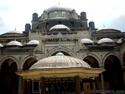 Beyazit Mosque located in the district of Beyazit in Istanbul city of Turkey. (The picture was taken by Artislamic.com in 2004.)