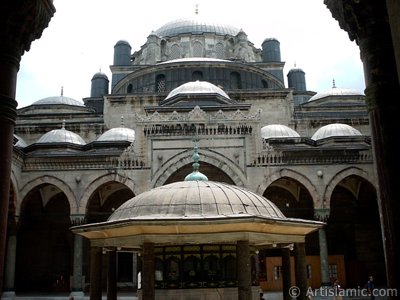 Beyazit Mosque located in the district of Beyazit in Istanbul city of Turkey. (The picture was taken by Artislamic.com in 2004.)