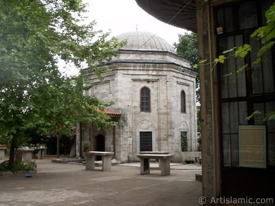 The Tomb of Sultan Beyazid II in Beyazit district in Istanbul city of Turkey. (The picture was taken by Artislamic.com in 2004.)