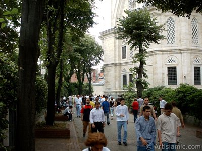 Nuruosmaniye Mosque in Beyazit district in Istanbul city of Turkey. (The picture was taken by Artislamic.com in 2004.)