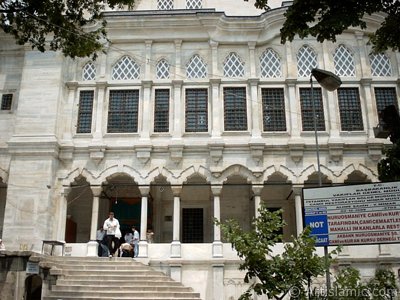 Nuruosmaniye Mosque in Beyazit district in Istanbul city of Turkey. (The picture was taken by Artislamic.com in 2004.)