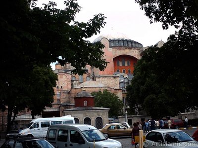 Ayasofya Mosque (Hagia Sophia) in Sultanahmet district of Istanbul city in Turkey. (The picture was taken by Artislamic.com in 2004.)