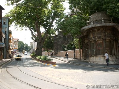 View towards Sultan Ahmet district from the entrance of Gulhane Park in Istanbul city of Turkey. (The picture was taken by Artislamic.com in 2004.)