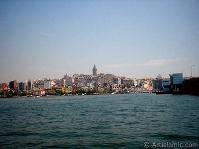 View of Karakoy coast and Galata Bridge from the shore of Eminonu in Istanbul city of Turkey. (The picture was taken by Artislamic.com in 2004.)