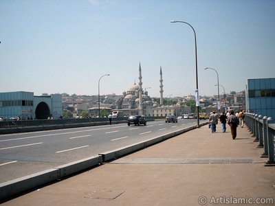 View towards Yeni Cami (Mosque) from Galata Bridge located in Istanbul city of Turkey. (The picture was taken by Artislamic.com in 2004.)