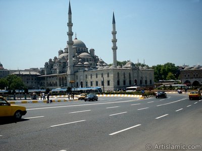 View towards Yeni Cami (Mosque) from Galata Bridge located in Istanbul city of Turkey. (The picture was taken by Artislamic.com in 2004.)