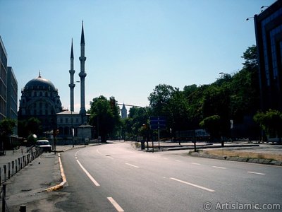 View towards Nusretiye Mosque and Galata Tower from Karakoy district in Istanbul city of Turkey. (The picture was taken by Artislamic.com in 2004.)