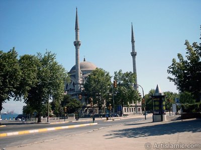 View of Dolmabahce coast and Valide Sultan Mosque in Dolmabahce district in Istanbul city of Turkey. (The picture was taken by Artislamic.com in 2004.)