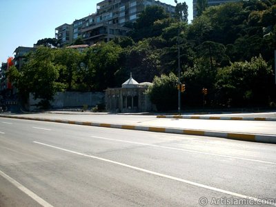 View of an Ottoman kiosk in Dolmabahce district in Istanbul city of Turkey. (The picture was taken by Artislamic.com in 2004.)