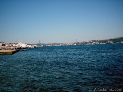 stanbul Kabata sahilinde Fndkl Park`ndan, Kabata skelesi, Boaz Kprs ve skdar srtlarna doru bak. (Resim 2004 ylnda islamiSanat.net tarafndan ekildi.)