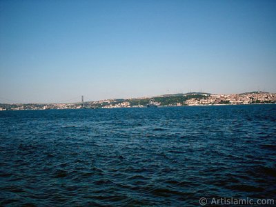 stanbul Kabata sahilinde Fndkl Park`ndan, Boaz Kprs ve skdar srtlarna doru bak. (Resim 2004 ylnda islamiSanat.net tarafndan ekildi.)