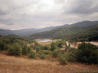 View of Termal-Gokcedere Village in Yalova city of Turkey. (The picture was taken by Artislamic.com in 2004.)